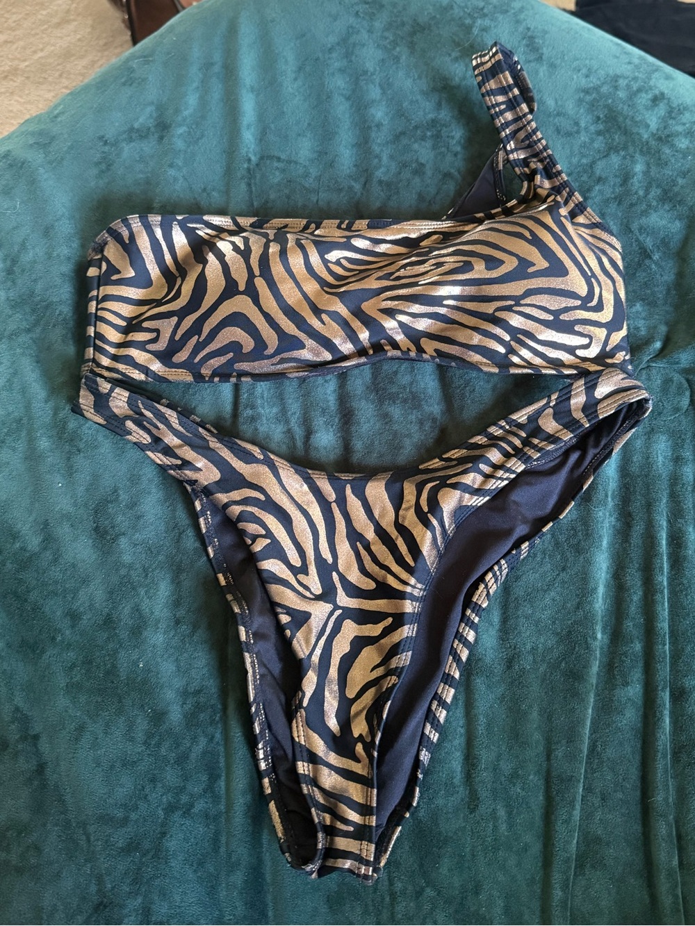 Forever 21 One-Shoulder Zebra-Print Bikini in Gold and Black